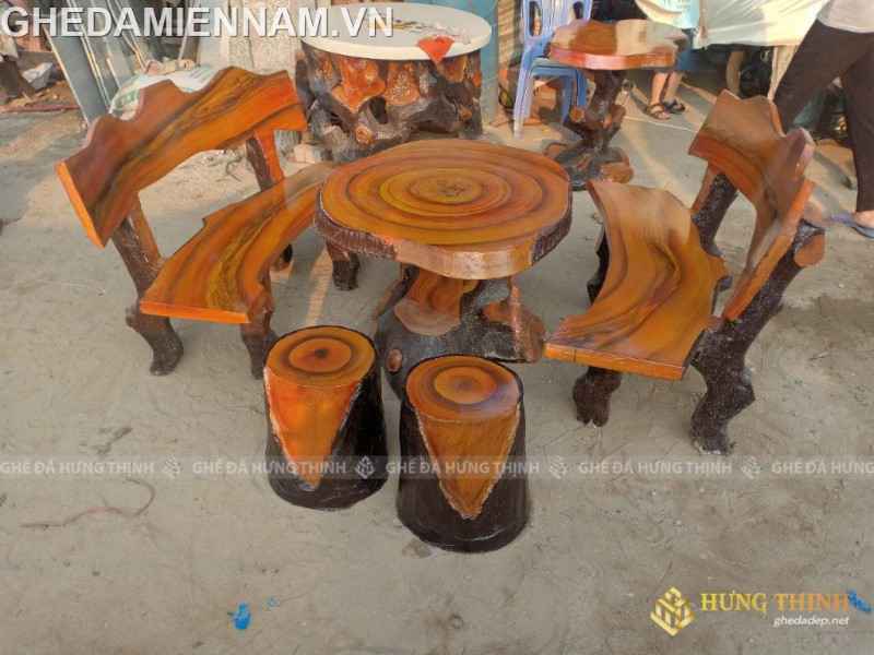 Bàn ghế đá giá rẻ và đẹp nhất năm 2019