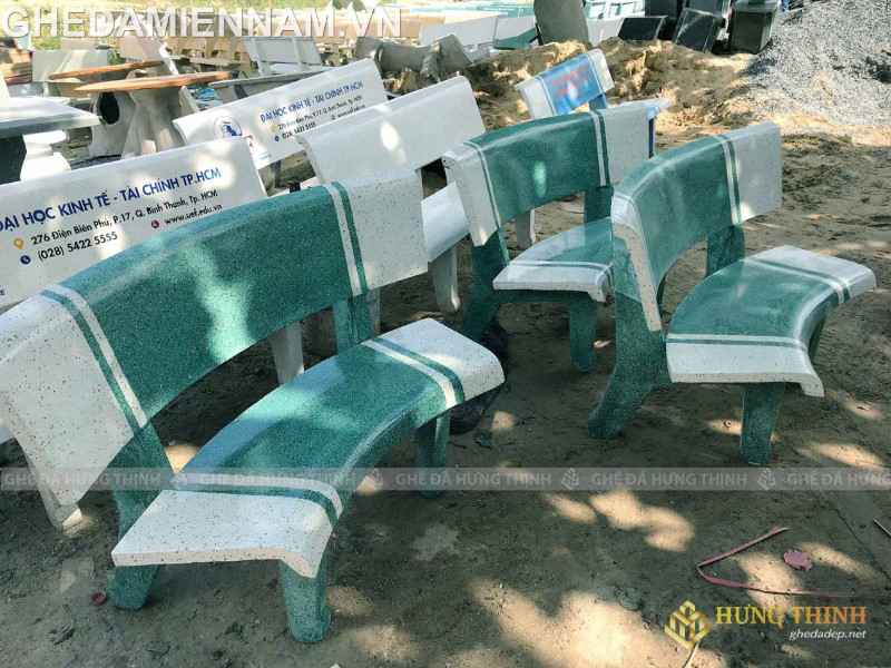 Bàn ghế đá nguyên khối là gì?