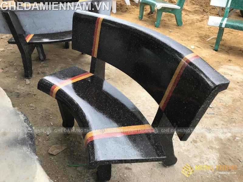 Ghế đá ngày xưa và ghế đá ngày nay có gì khác biệt?