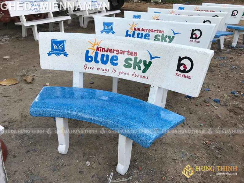 đá tự nhiên là chất liệu làm ghế đá cho sản phẩm tốt