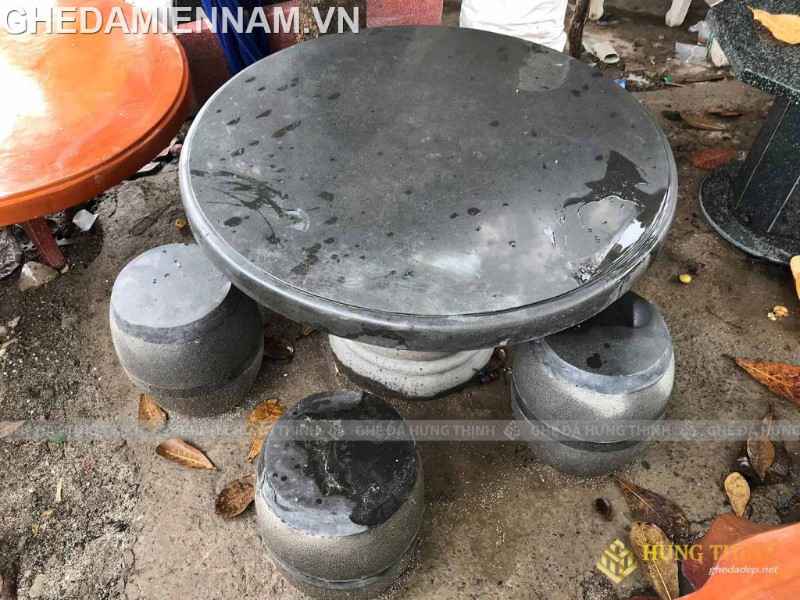 Giá cả của những bộ bàn ghế đá tự nhiên