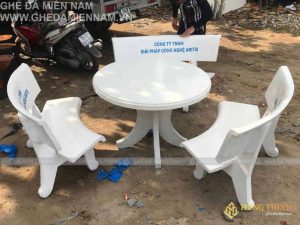 Giá bàn ghế đá ngoài trời trắng bao nhiêu?