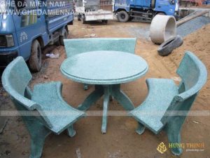 giá bàn ghế đá ngoài trời xanh