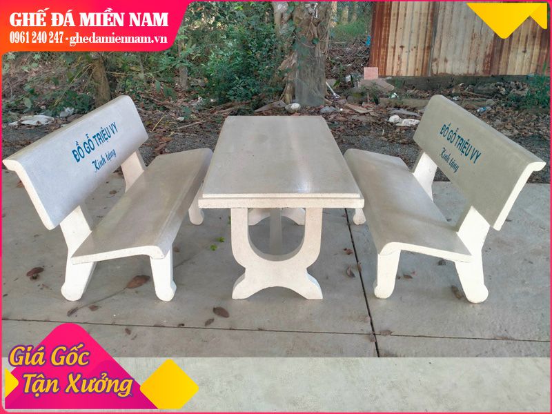 giá bộ bàn ghế đá trắng thông dụng